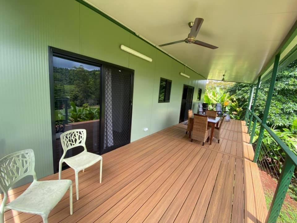 Mena Creek Flower House ภายนอก รูปภาพ