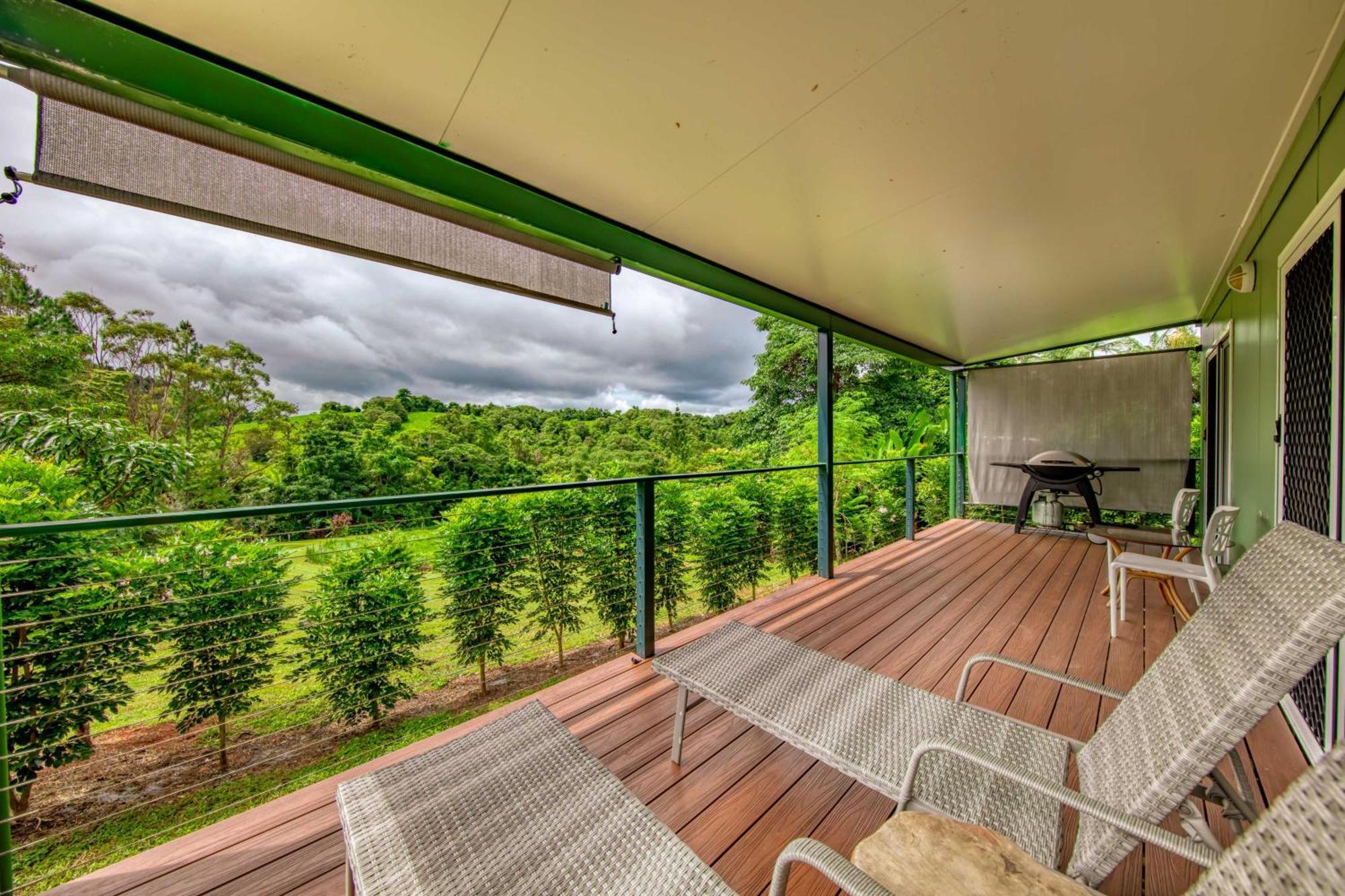 Mena Creek Flower House ภายนอก รูปภาพ