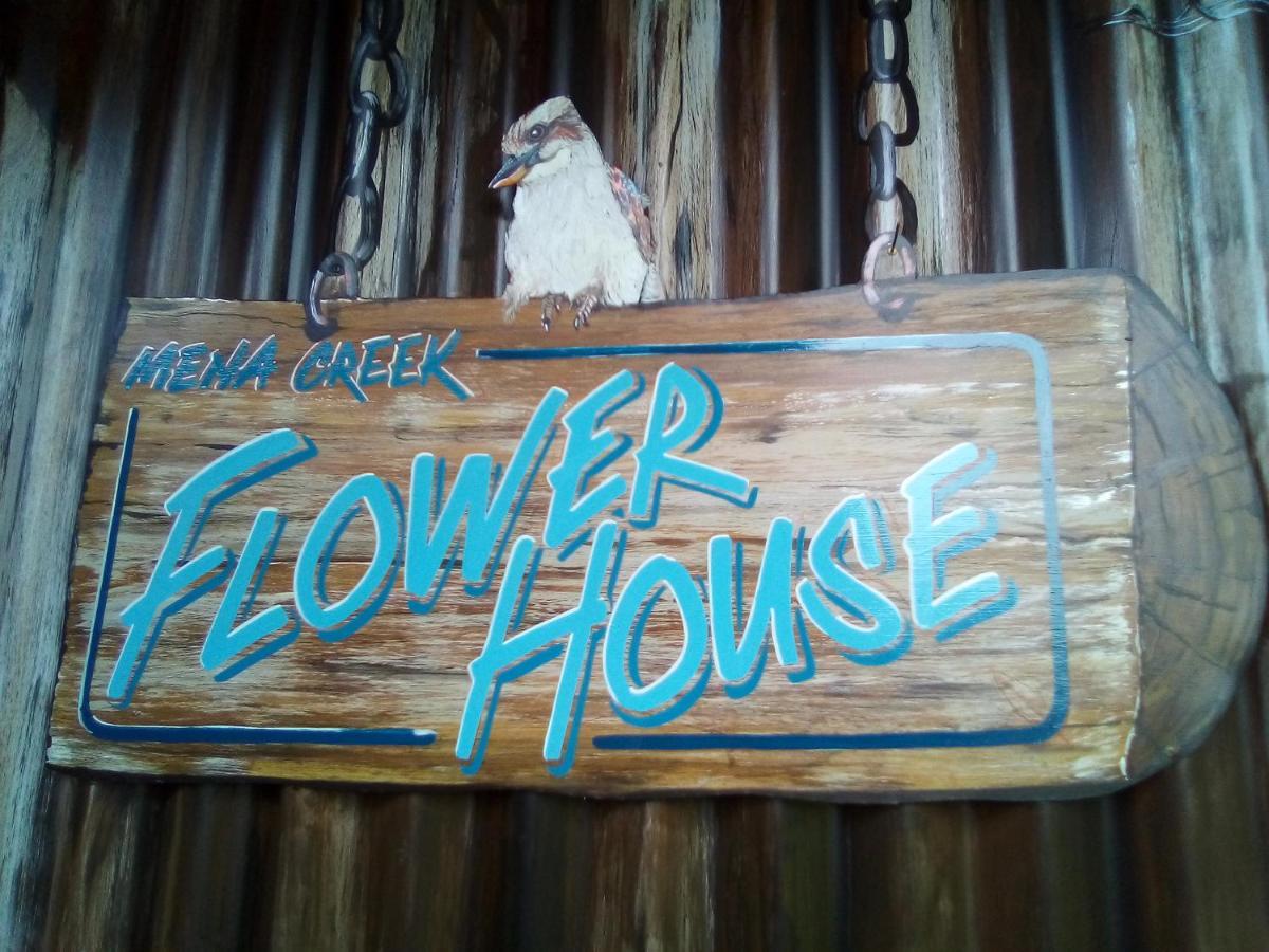 Mena Creek Flower House ภายนอก รูปภาพ